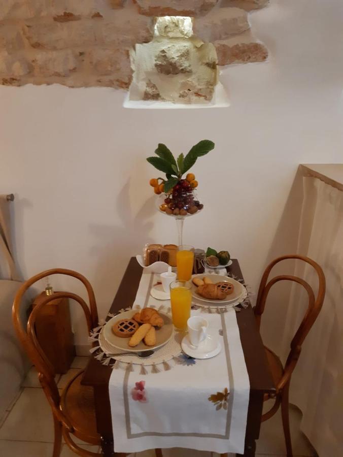 Donna Lucrezia Dimora A Corte B&B Conversano Luaran gambar